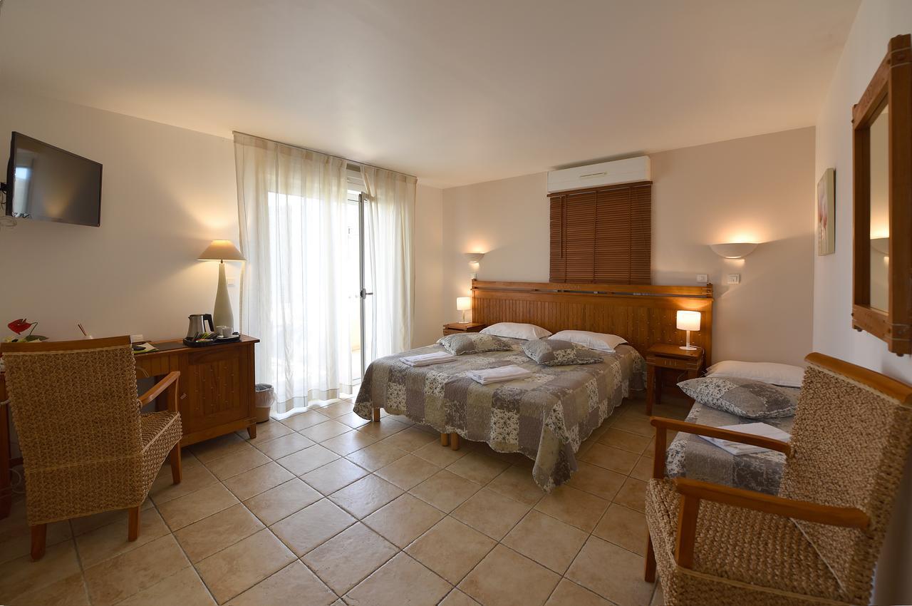 Hotel A Casa Di Maria Cicilia Ghisonaccia Exterior photo